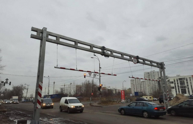 У столиці встановили габаритні ворота: водіїв попереджають завчасно обирати маршрут
