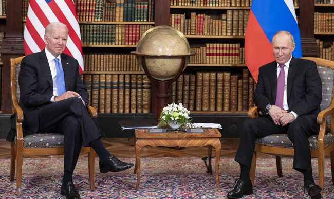 Путин и Байден проведут переговоры и обсудят ситуацию возле границ Украины