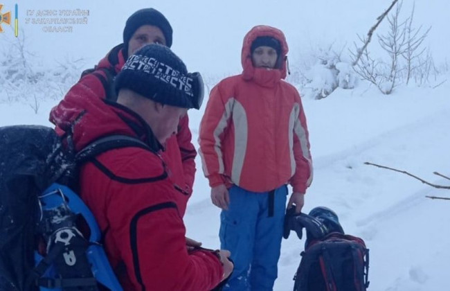 В Карпатах продолжаются поиски потерявшегося туриста