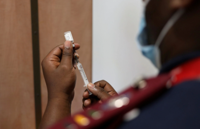 Число госпитализаций детей с COVID-19 растет: как протекает болезнь