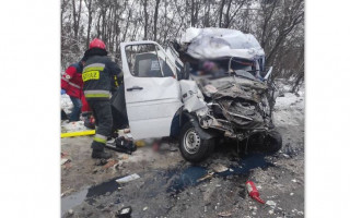 Трагедия под Черниговом: грузовик столкнулся с маршруткой, много погибших