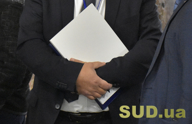 Період відсторонення від роботи невакцинованих держслужбовців зарахують їм в стаж: роз’яснення НАДС