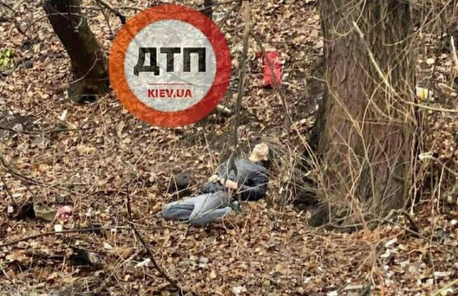 Ужасная находка в Киеве: возле канала обнаружили тело мужчины