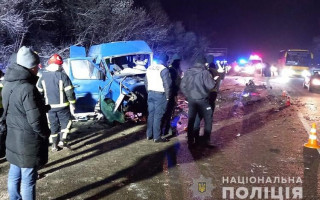 На Тернопільщині рейсовий мікроавтобус потрапив у ДТП: є постраждалі