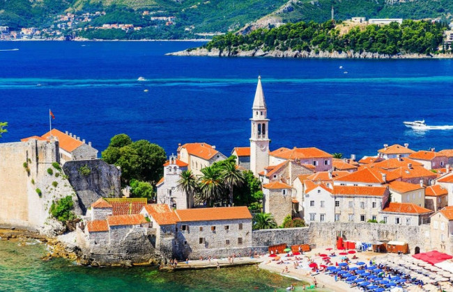 Черногория обновила условия въезда для вакцинированных туристов