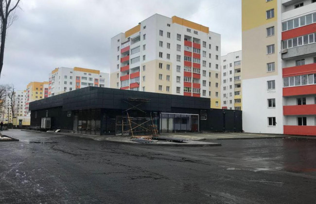 У Харкові чоловік отримав дозвіл на реконструкцію квартири і прибудував до неї у 20 разів більший магазин