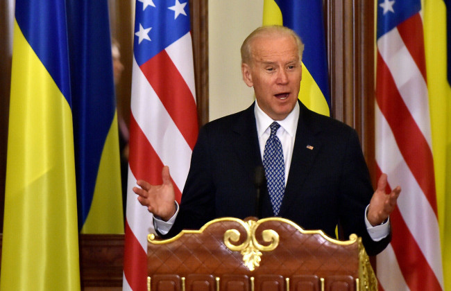 Байден заявил Киеву, что США помогут положить конец конфликту между Украиной и Россией