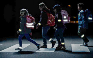 Как сделать себя «видимым» на ночной дороге: советы дали пешеходам