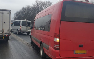 Под Киевом произошло автобусное ДТП: есть пострадавшие, фото