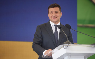 Зеленский даст интервью о разговоре с Байденом