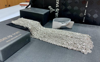 103 срібних ланцюжки замість документів: у Києві вилучили незадекларований товар