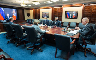 Переговоры Байдена и Путина не дают прорыва в напряженной ситуации по Украине