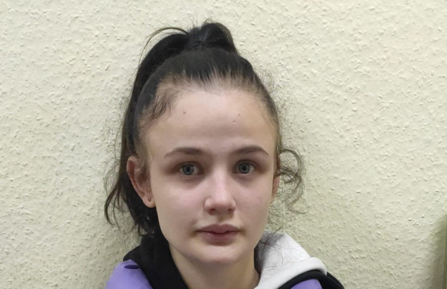 В Киеве несколько дней ищут девочку с красной татуировкой, фото