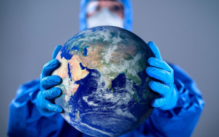 Потери от пандемии коронавируса: какие страны бьют рекорды по смертности