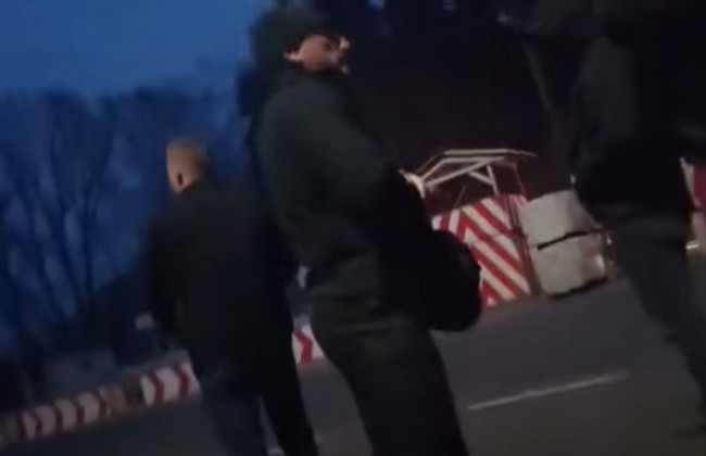 Замглавы МВД устроил скандал на блокпосту в ООС: появилось видео