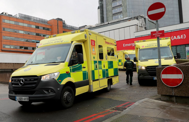 В мире зафиксировали первую смерть от штамма «Омикрон»