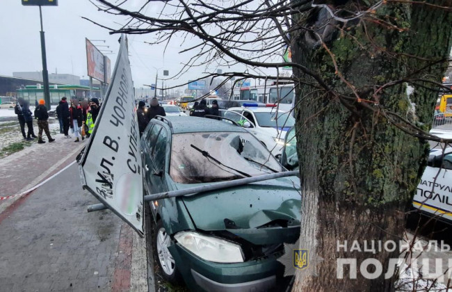 В Луцке несовершеннолетний на авто въехал в толпу пешеходов: подробности ДТП