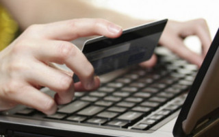 У Києві шахраї виманили у понад 100 громадян гроші за неіснуючі товари