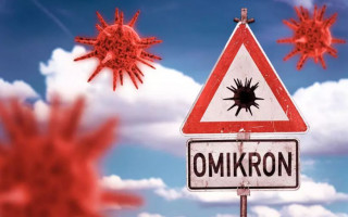 Назвали симптомы штамма «Омикрон», при которых нужно срочно обращаться к врачу