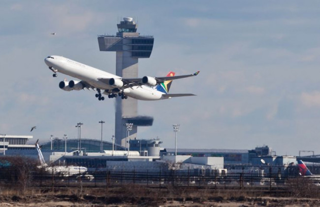 Этот аэропорт оштрафует авиакомпании, если они привезут в страну непривитых пассажиров