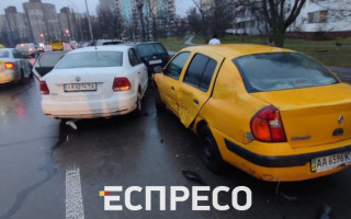 В Киеве водитель сделал цепь ДТП: подробности