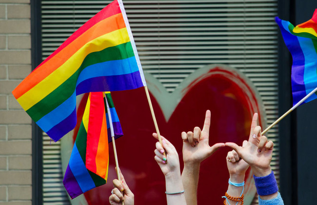 Суд ЕС установил, что однополых родителей и их детей должны признавать семьей