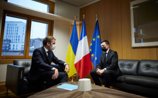 Зеленський і Макрон обговорили курс України на приєднання до НАТО