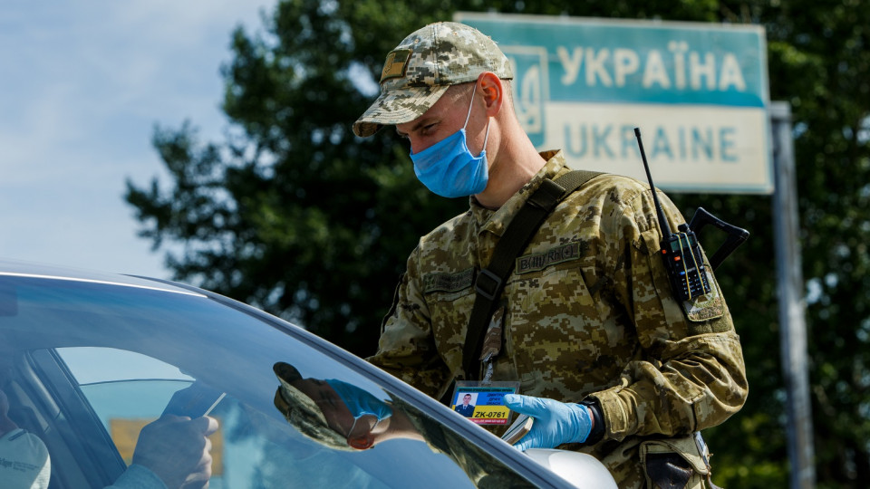 В ОАСК оскаржують перелік осіб, які не підлягають самоізоляції після перетину державного кордону на в’їзд в Україну