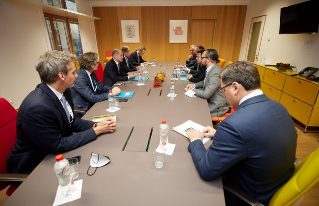 Зеленський обговорив із новим канцлером Німеччини транзит газу через Україну після 2024 року