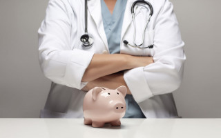 Зарплата руководителя больницы не может превышать оклад врача более чем на 60%