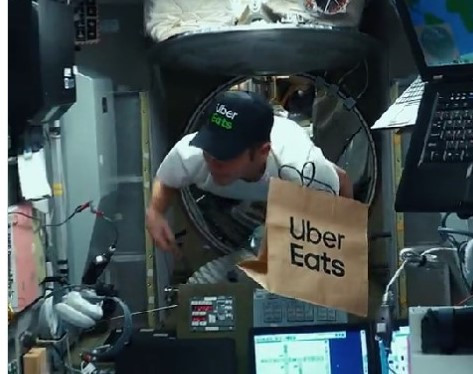 Uber начнет доставлять еду в космос: видео