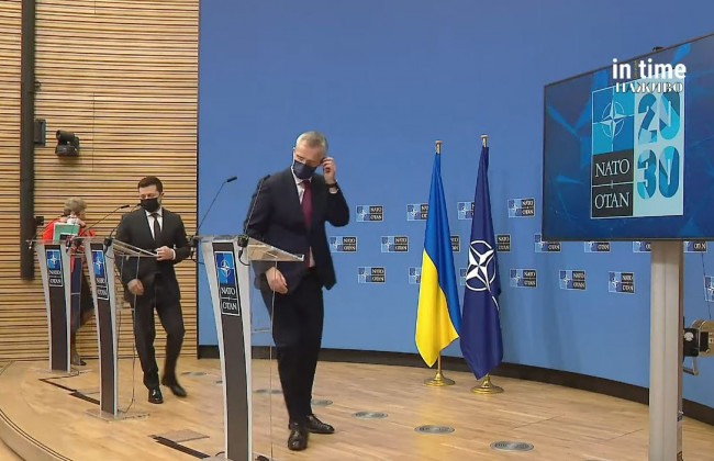 «Десятки тысяч войск в боевой готовности», — Генсек НАТО в ходе брифинга с Зеленским рассказал о ситуации с границей Украина-Россия