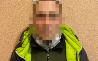 В Киеве пассажир троллейбуса разоблачил вора и получил удар ножом в грудь