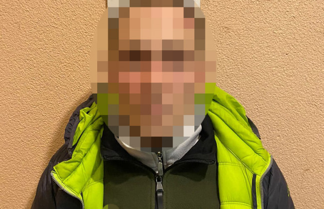 В Киеве пассажир троллейбуса разоблачил вора и получил удар ножом в грудь