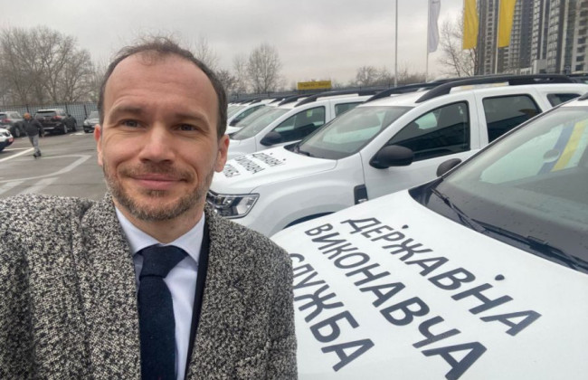 Державні виконавці отримали чергову партію автомобілів