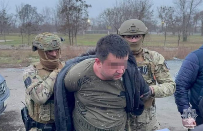 В Днепре задержали блогера, плюнувшего в лицо патрульному: видео