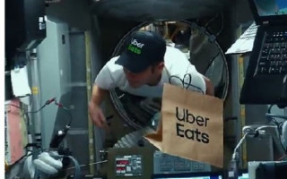 Uber начнет доставлять еду в космос: видео