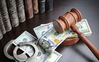 Ексголову Дніпропетровської облради підозрюють у зловживанні владою та погрозі вбивством