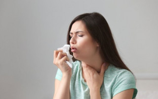 Назвали симптомы коронавируса, при которых надо срочно обращаться к врачу