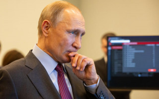 Стало известно, почему Путин никак не заразится коронавирусом