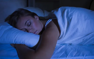 Врачи назвали необычный симптом «Омикрона», который проявляется ночью