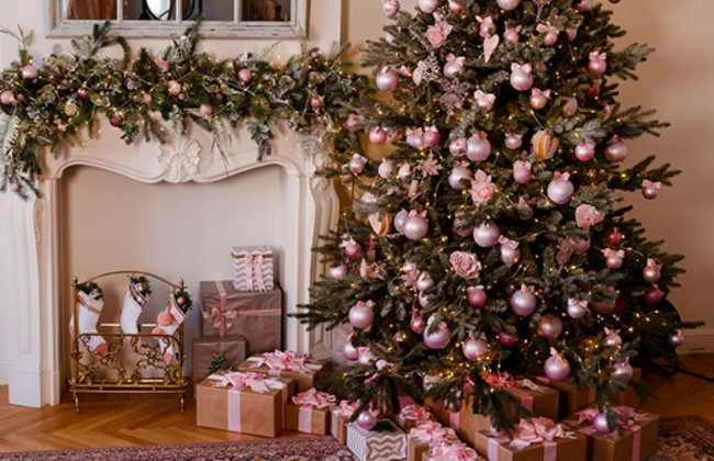 Как украсить низ елки на Новый год: лучшие идеи с фото