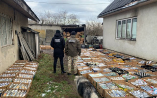 Підпільний алкобізнес: на Закарпатті виявили «кустарне» виробництво