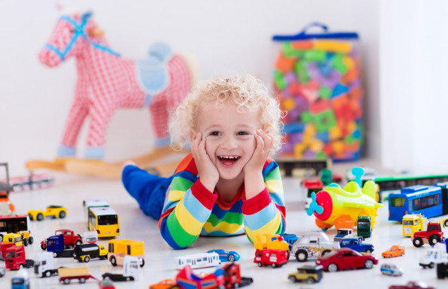 Новий рік не за горами: як обрати якісні іграшки у подарунок дітям