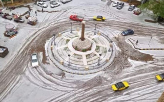 Погодная аномалия: курортный город в Египте засыпало снегом, фото