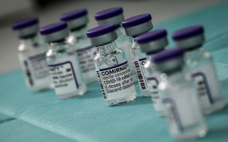 Трех доз вакцины недостаточно, чтобы остановить «Омикрон», - предупреждает генеральный директор BioNTech