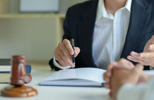 Чи можна вважати збитками витрати на адвоката та вимагати їх відшкодування: ВП ВС вирішила виключну правову проблему