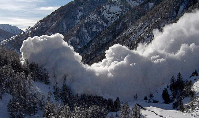 В Карпатах рекомендовали воздержаться от походов: существует большой риск схода лавин