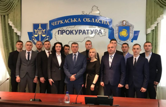 На Черкащині ряди окружних прокуратур поповнили 13 прокурорів