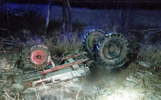 Странное ДТП под Киевом: трактор задавил двух человек